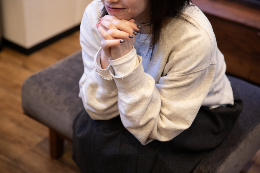 審査員のモモカさん