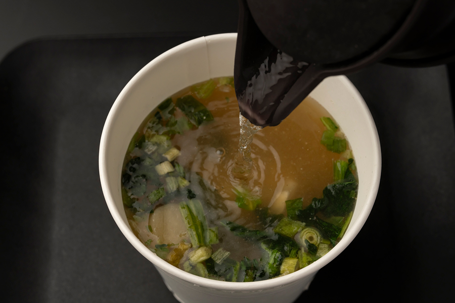 1.まずは「温かい味噌汁」をプラスする