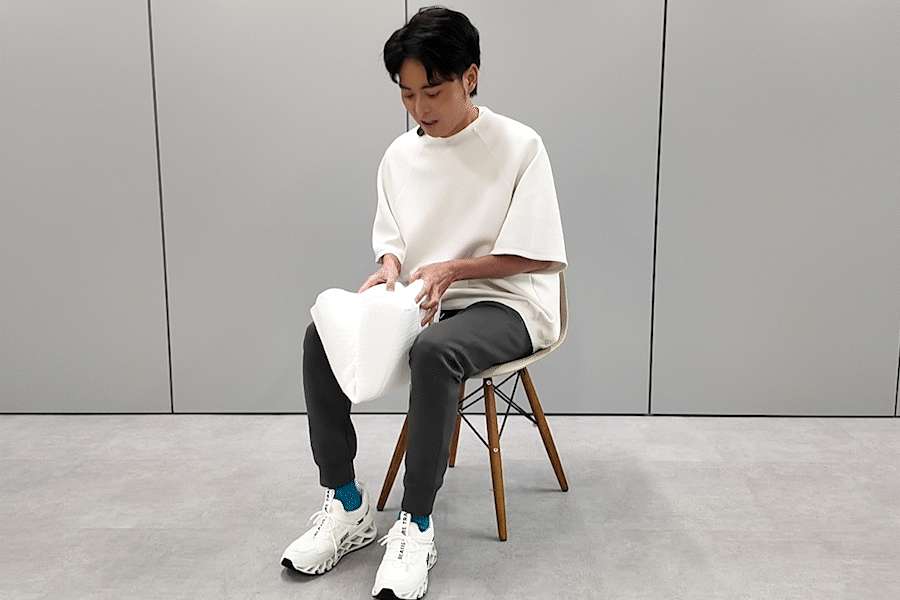 2-3.力を入れたまま1〜2秒キープしてゆっくりと緩める（10回行う）