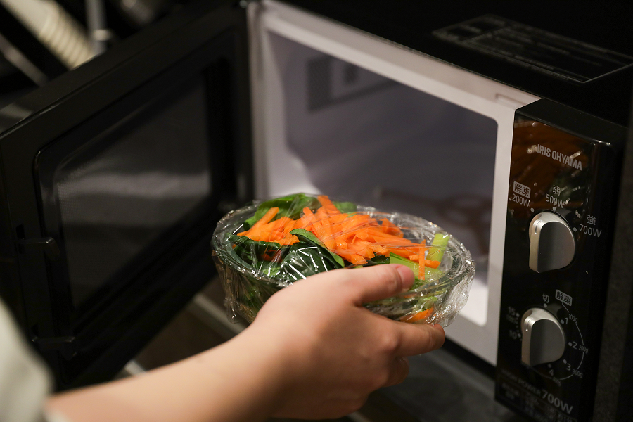 【木曜日】食欲そそる味付け!豚ばら大根丼定食