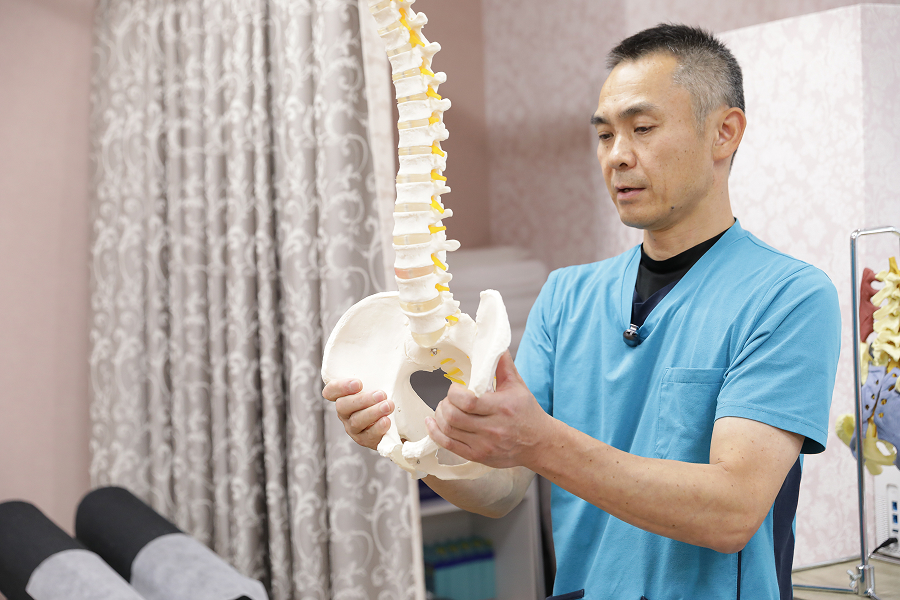 骨盤が寝るとぽっこりお腹が生まれる