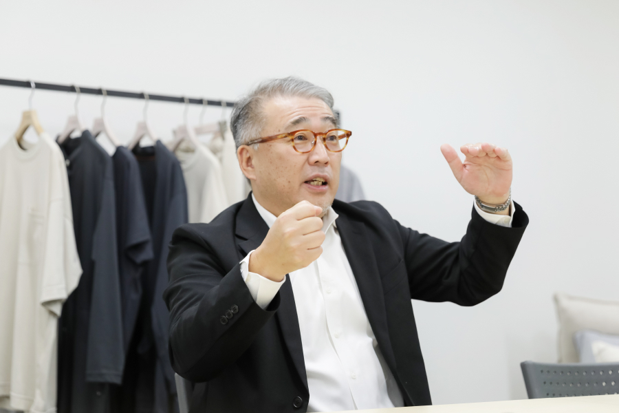 例えば犬は疲労感が出ると、回復するまで安全な場所で動かなくなりますが、人間だけは疲労感を誤魔化してしまえます。