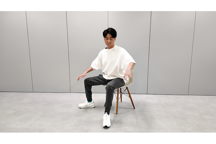 体をひねる動作