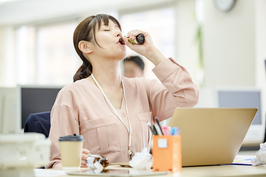 エナドリやコーヒーに頼ってしまう