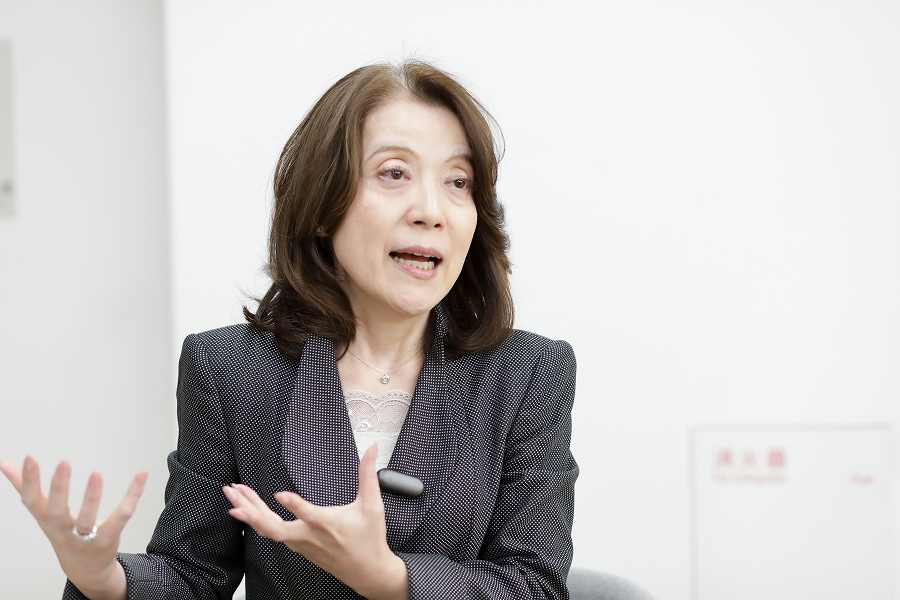 前夜に楽しんだ分、翌朝は引き算をする。空腹を感じるまで固形物を入れずに胃腸を休ませることが重要なリカバリーになります。