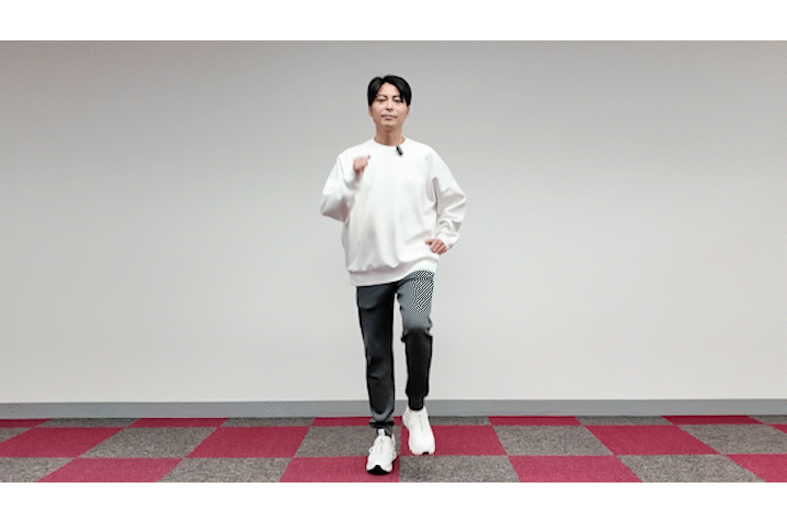 その場で足踏み