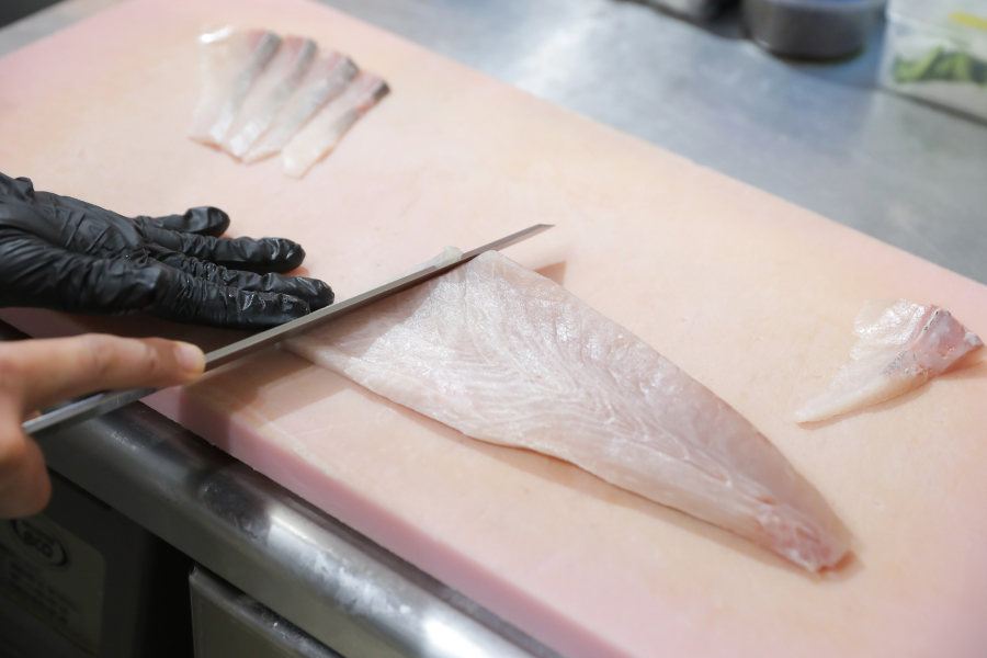 魚は薄くスライス