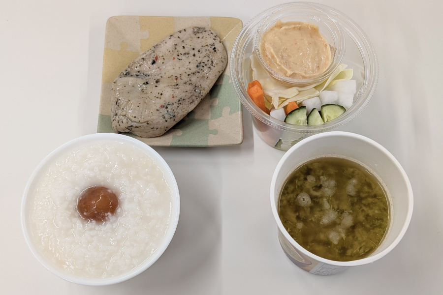 火曜日の昼食：コンビニ飯