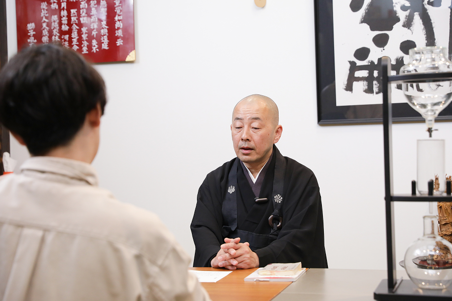 谷内さん：毎日の通勤も、丁寧に歩くだけで立派な「歩き禅」になります。