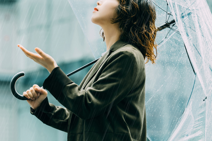 【いつでも】梅雨のだるさは頭と首をほぐして流す