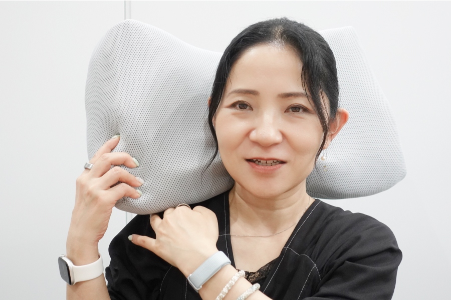 ちなみに、どの枕でも少し隙間がある状態で頭を乗せている人が多いので、寝てからキュッと引き寄せて、首にぴったり沿わせる。