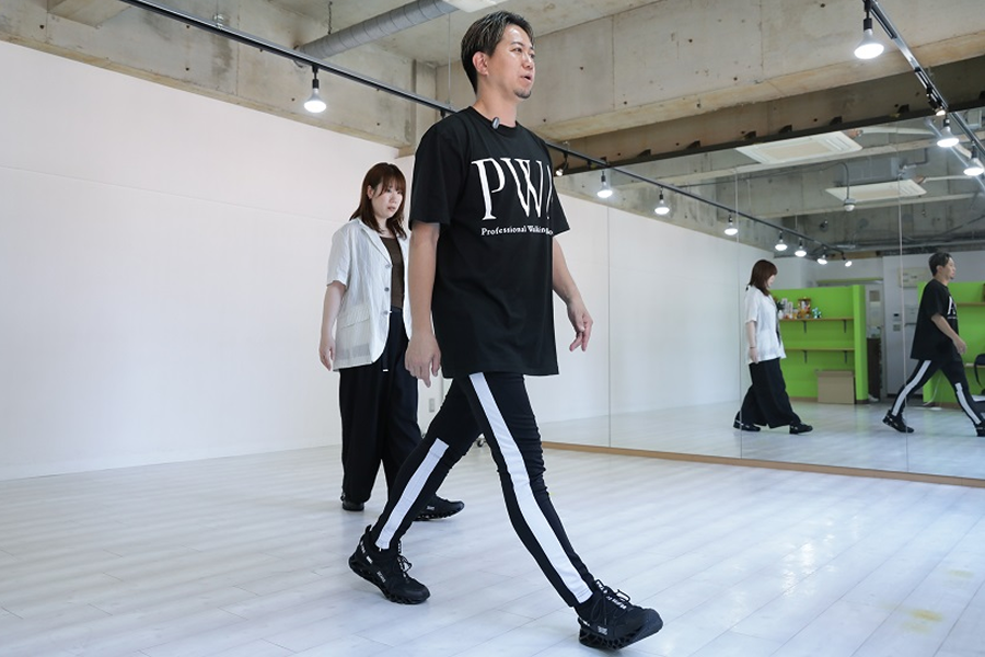 今村さん_歩きシーン